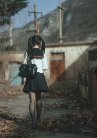 凸凸
